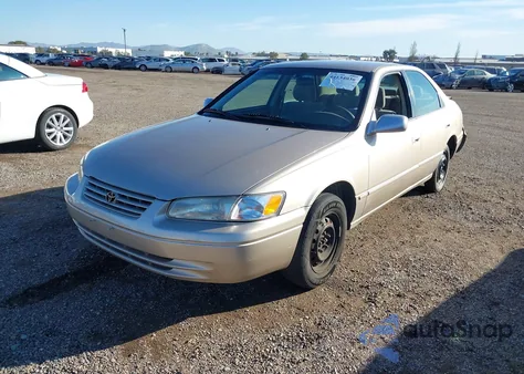 1998 Toyota Camry Le z USA, uszkodzony, nr VIN JT2BG22K4W0146417